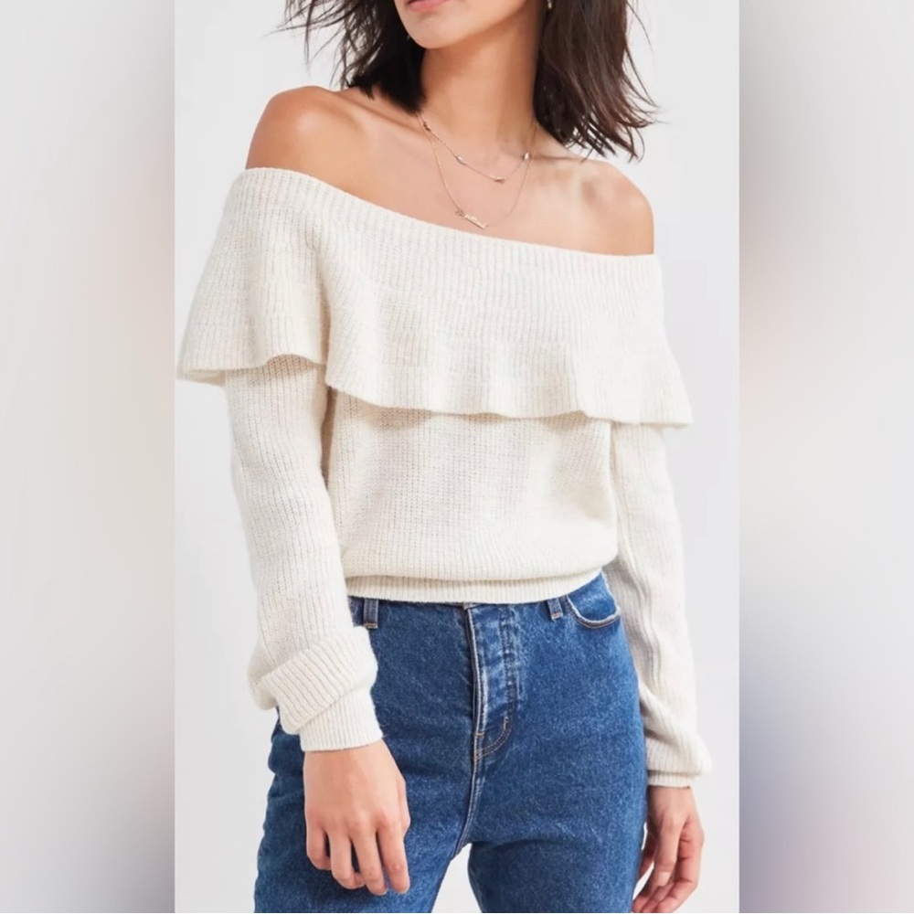 Ivory Kimchi Blue Sweater with Ruffle Collar